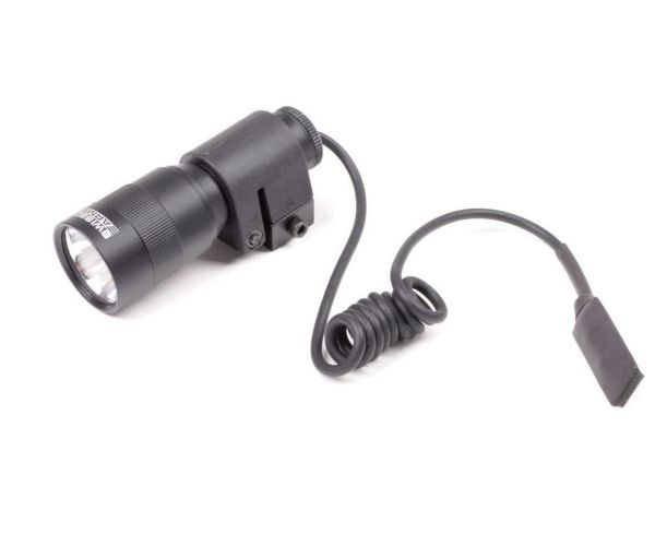 LED-es taktikai lámpa egérfarok kapcsolóval